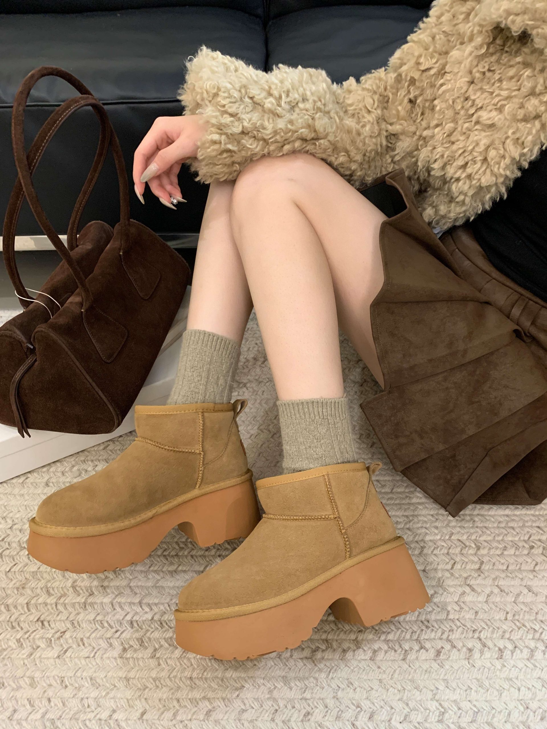 Women's Winter Thick-Soled Snow Boots with Faux Fur Lining - Camel