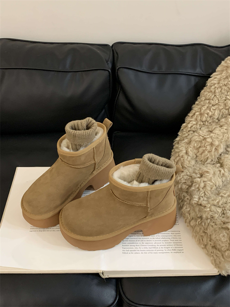 Women's Winter Thick-Soled Snow Boots with Faux Fur Lining - Camel - Image 4