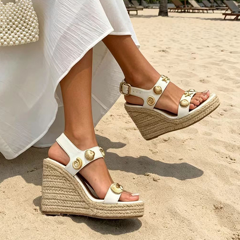 2026 Summer New Woven Wedge Sandals for Women Beach Vacation Style Metal Shell Decor Thick Sole Roman Sandals - Image 2