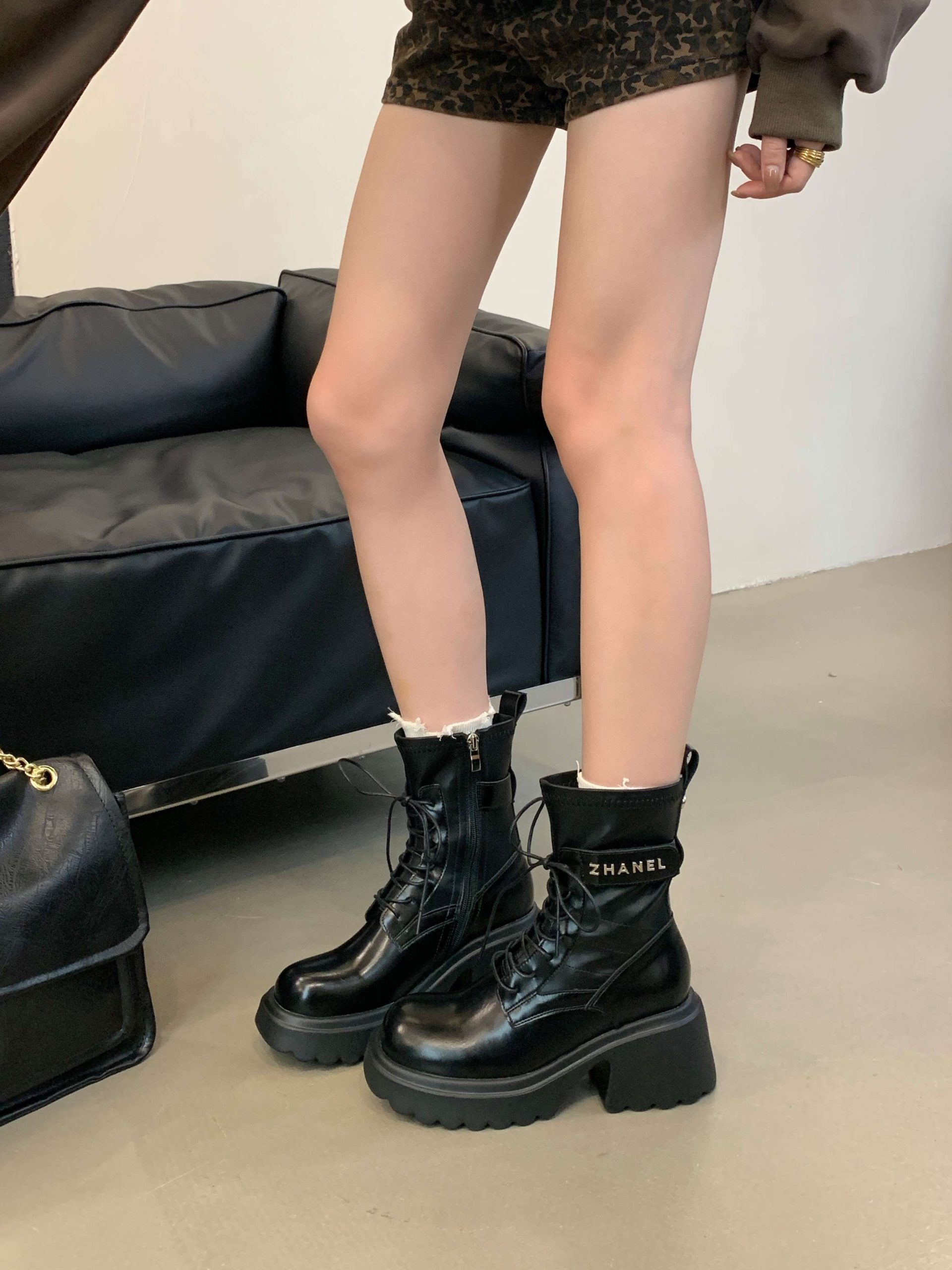 Women's Short Riding Boots Chunky Heel Platform Lace Up High Heel Martin Boots for Petite